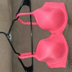 Victoria's Secret 34DD bra
